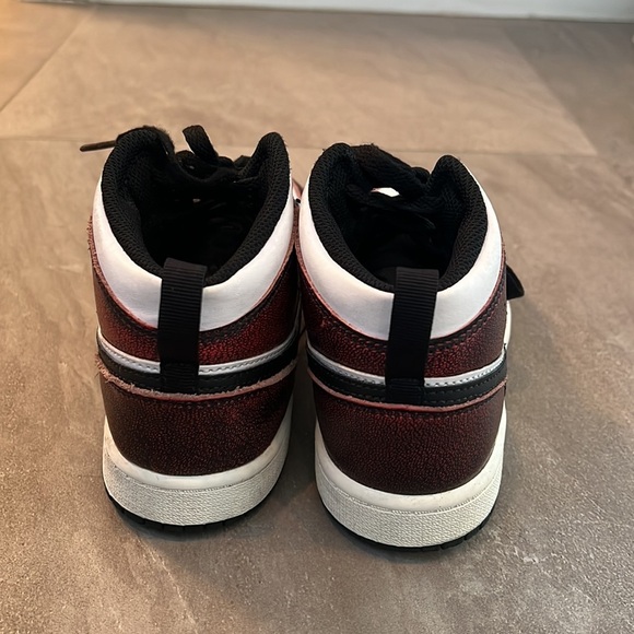 Jordan 1 Mid Wear-Away Chicago (PS) - Picture 3 of 8